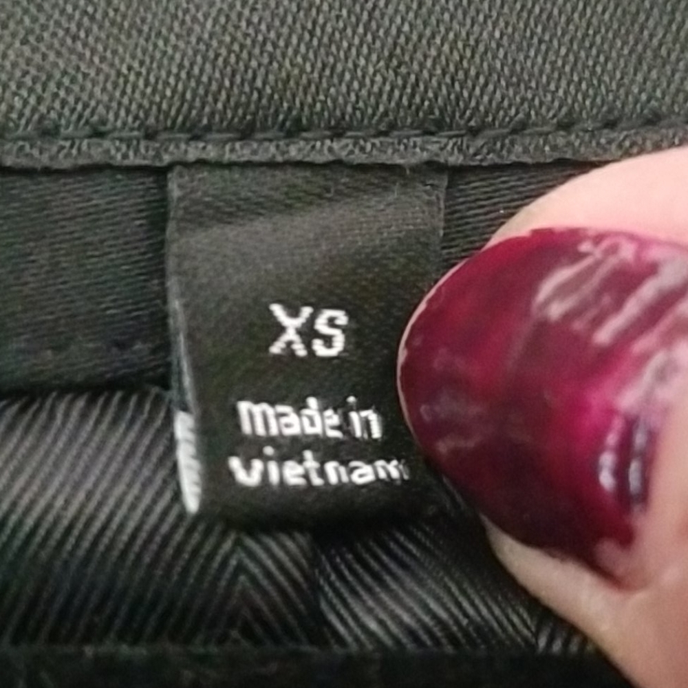 Vest - Picture 3 of 4